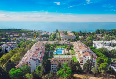 Wonderful south facing. two bedroom duplex penthouse located in the highly sought-after Carolina Park on Marbella’s prestigious Golden Mile