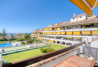 Wonderful south facing. two bedroom duplex penthouse located in the highly sought-after Carolina Park on Marbella’s prestigious Golden Mile