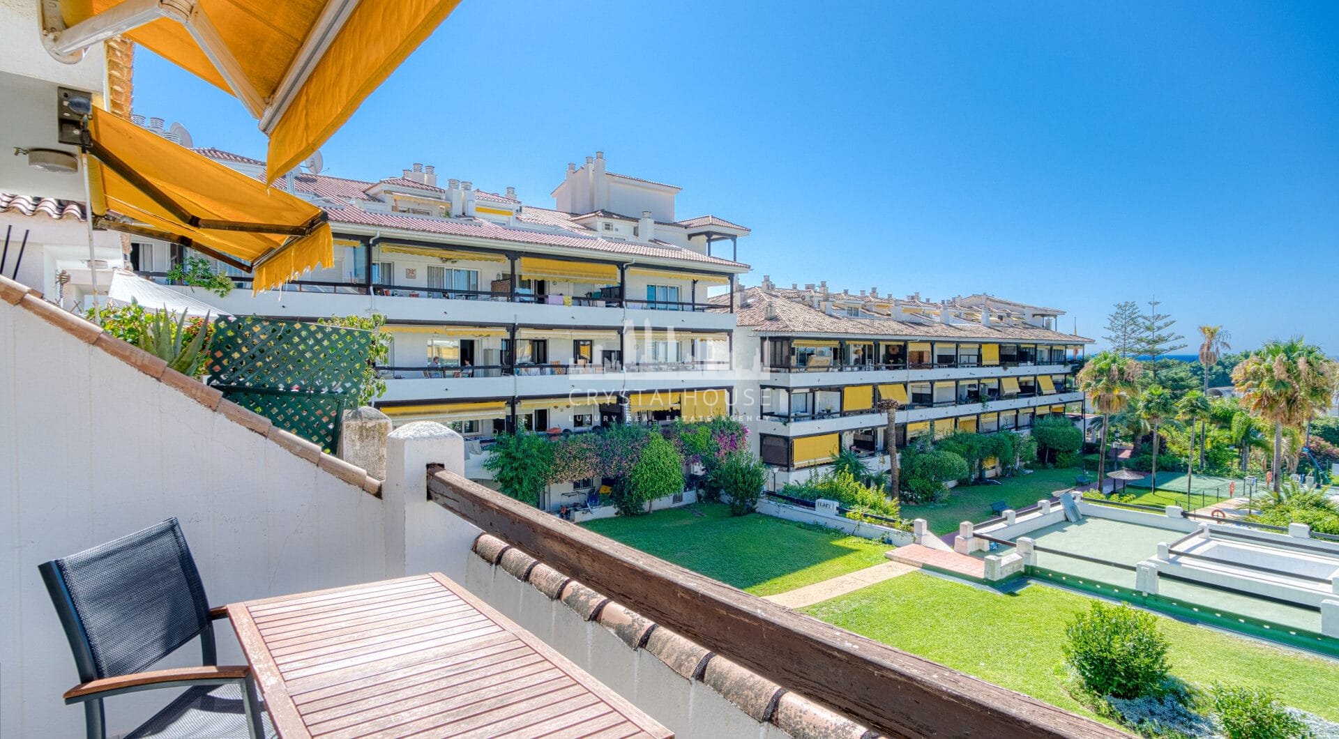 Wonderful south facing. two bedroom duplex penthouse located in the highly sought-after Carolina Park on Marbella’s prestigious Golden Mile