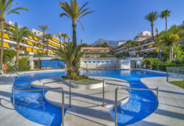 Wonderful south facing. two bedroom duplex penthouse located in the highly sought-after Carolina Park on Marbella’s prestigious Golden Mile