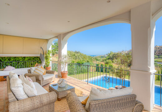 Beautiful five bedroom, Southwest-Facing Villa with Golf Views in Valle Romano (Estepona)