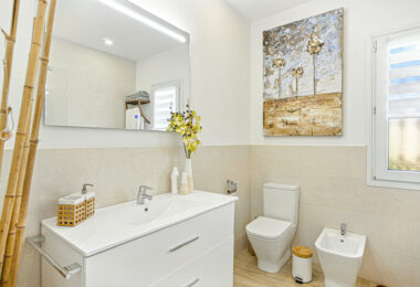 Beautiful five bedroom, Southwest-Facing Villa with Golf Views in Valle Romano (Estepona)