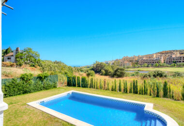 Beautiful five bedroom, Southwest-Facing Villa with Golf Views in Valle Romano (Estepona)