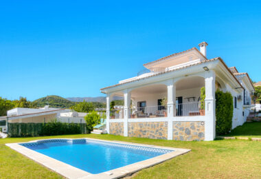 Beautiful five bedroom, Southwest-Facing Villa with Golf Views in Valle Romano (Estepona)