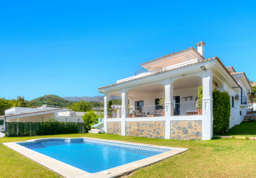 Beautiful five bedroom, Southwest-Facing Villa with Golf Views in Valle Romano (Estepona)