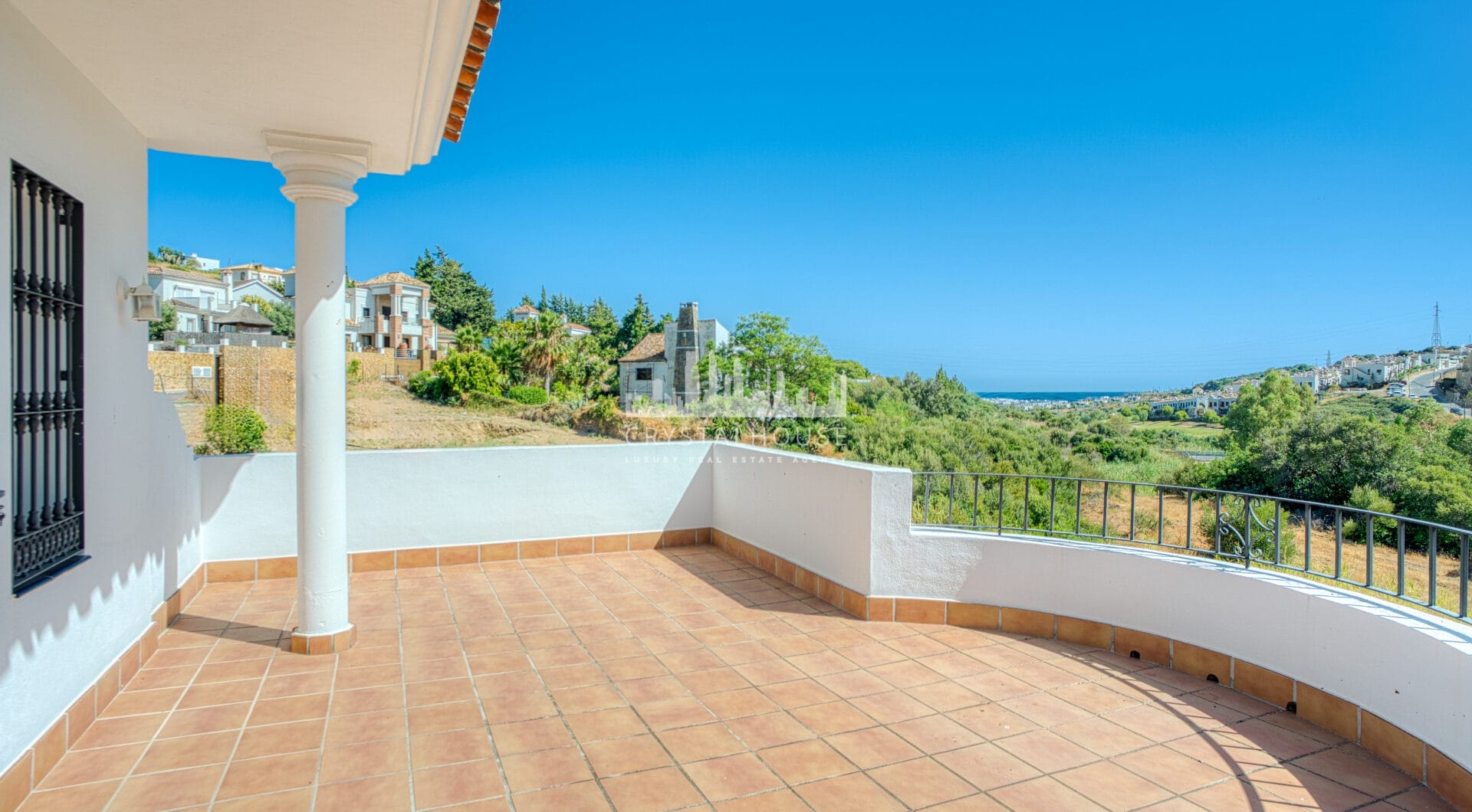 Beautiful five bedroom, Southwest-Facing Villa with Golf Views in Valle Romano (Estepona)