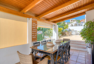 Beautiful five bedroom, Southwest-Facing Villa with Golf Views in Valle Romano (Estepona)