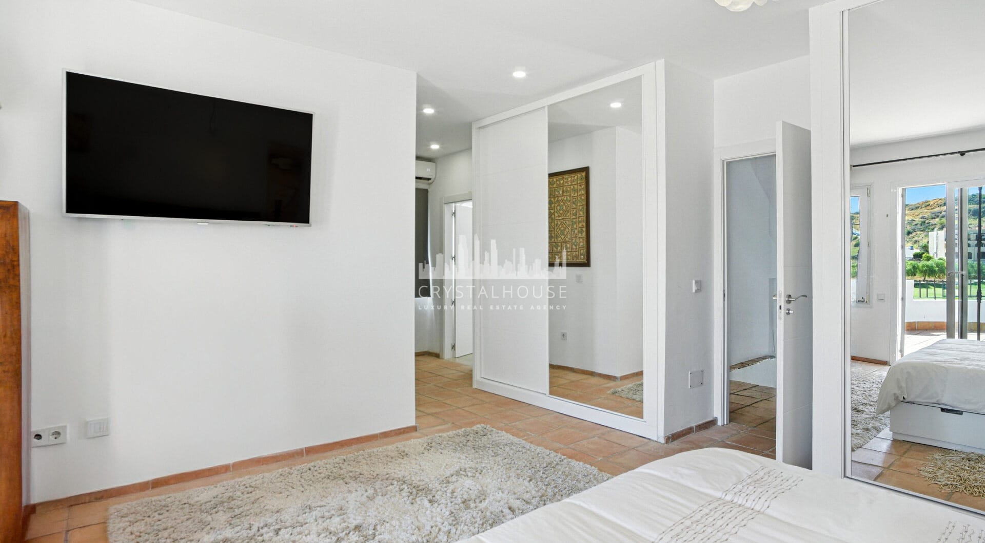 Beautiful five bedroom, Southwest-Facing Villa with Golf Views in Valle Romano (Estepona)