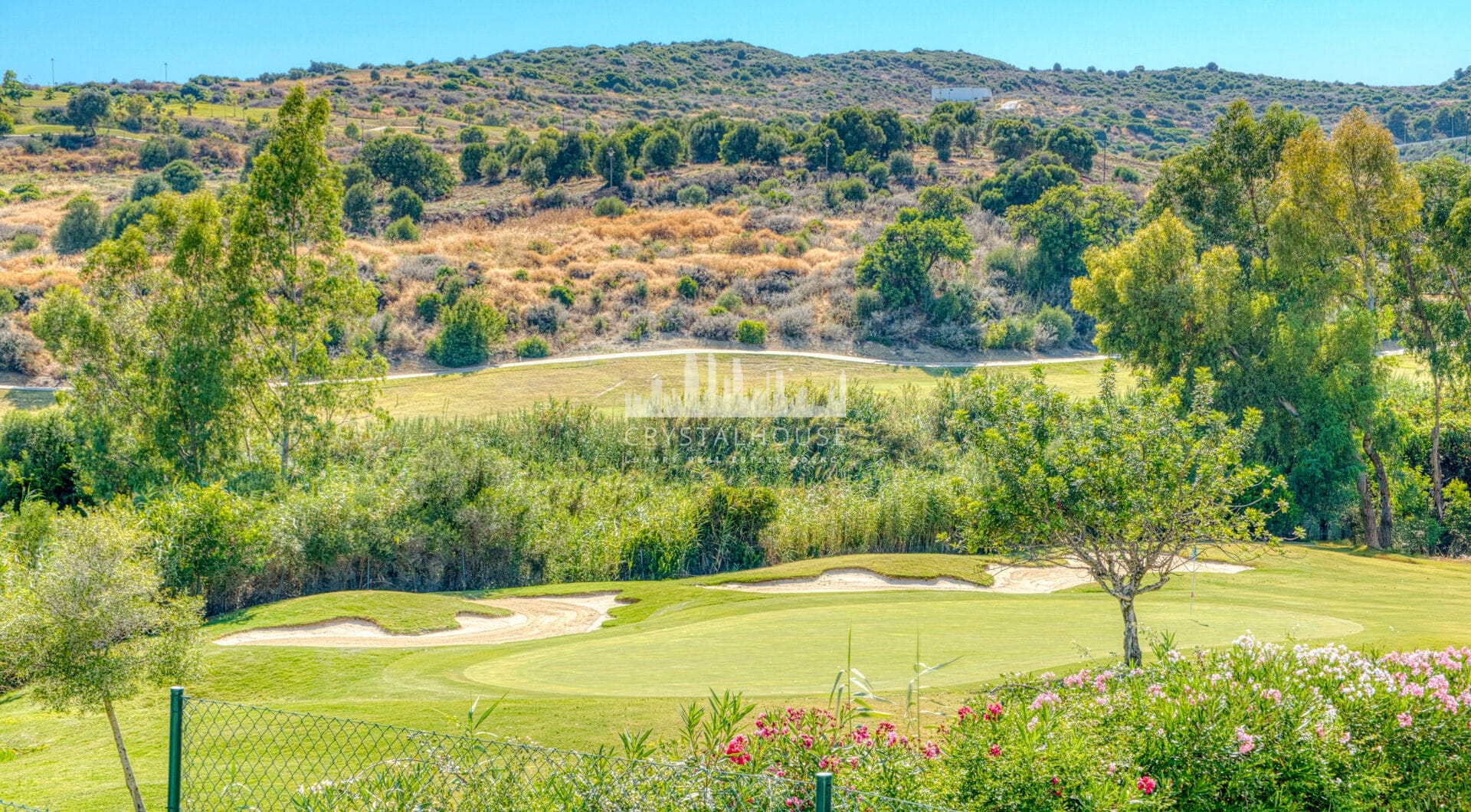 Beautiful five bedroom, Southwest-Facing Villa with Golf Views in Valle Romano (Estepona)