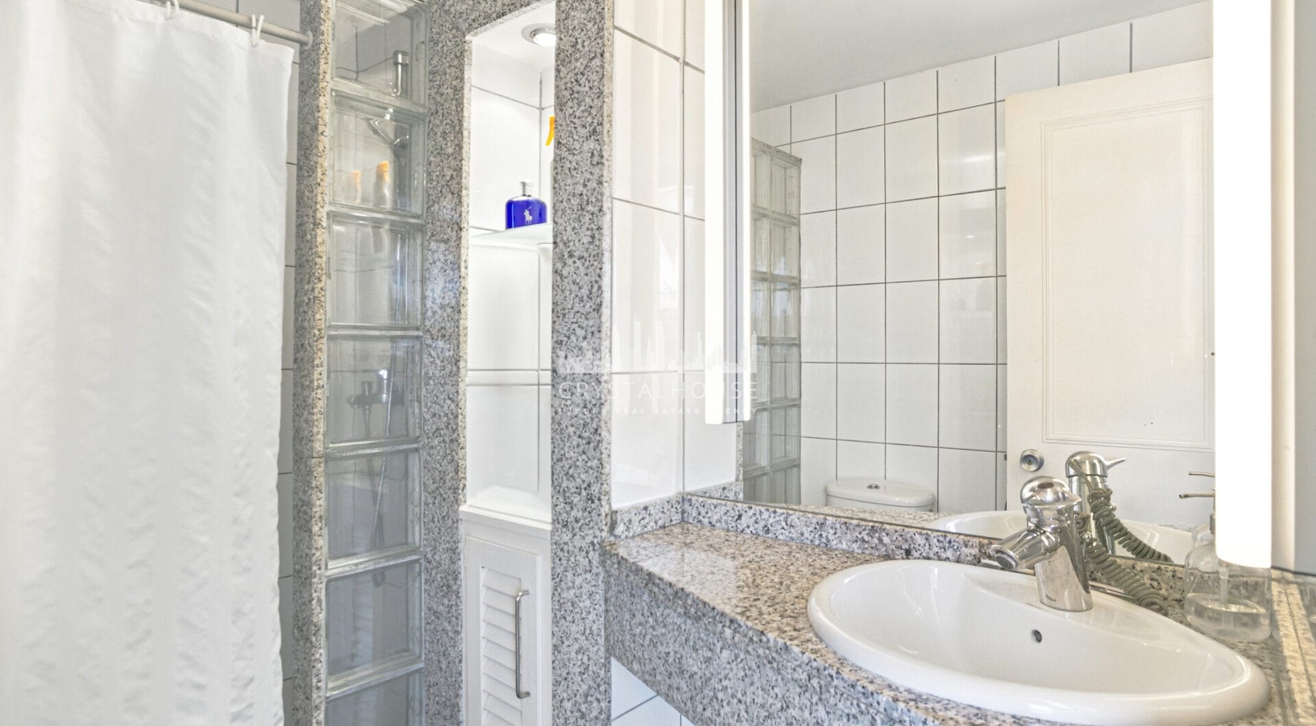 Excellent investment opportunity - south west facing three bedroom, beachfront duplex penthouse located in Playa Real, Marbesa