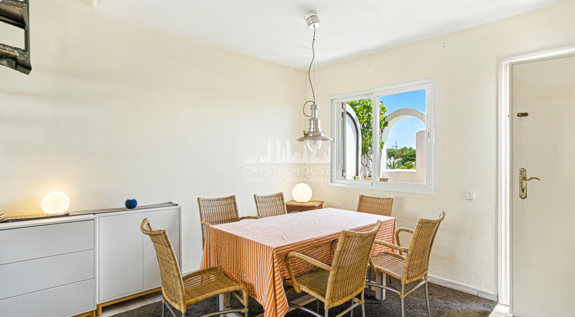Excellent investment opportunity - south west facing three bedroom, beachfront duplex penthouse located in Playa Real, Marbesa