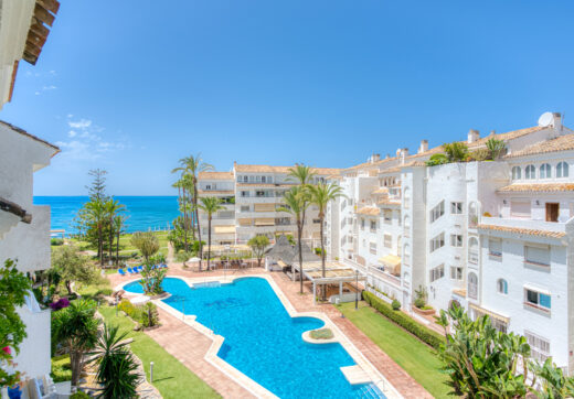 Excellent investment opportunity - south west facing three bedroom, beachfront duplex penthouse located in Playa Real, Marbesa
