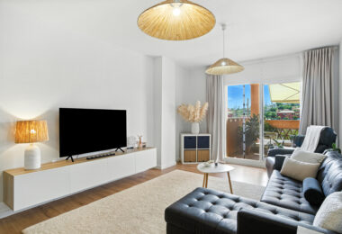 Beautifully renovated, south west facing, two bedroom apartment located in the residential area of Reserva de Marbella