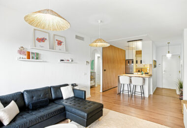 Beautifully renovated, south west facing, two bedroom apartment located in the residential area of Reserva de Marbella