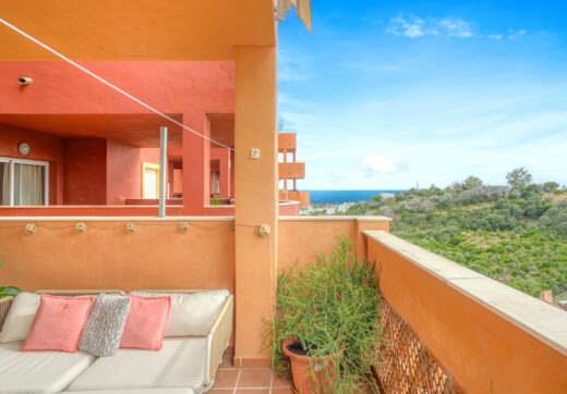 Beautifully renovated, south west facing, two bedroom apartment located in the residential area of Reserva de Marbella