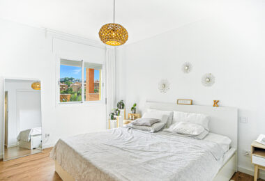 Beautifully renovated, south west facing, two bedroom apartment located in the residential area of Reserva de Marbella