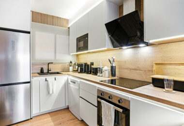 Beautifully renovated, south west facing, two bedroom apartment located in the residential area of Reserva de Marbella