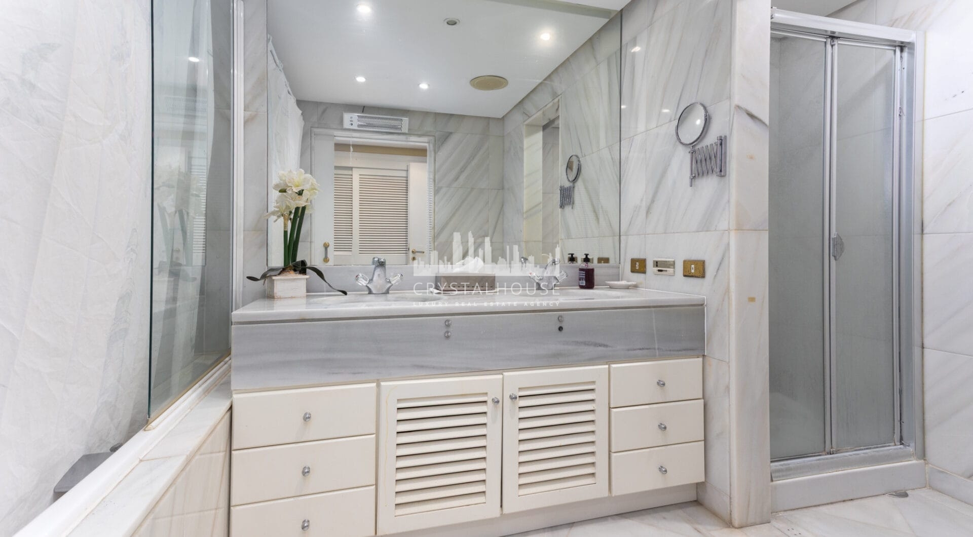 Exclusive Apartment for Sale in the Prestigious Don Gonzalo Complex, Marbella