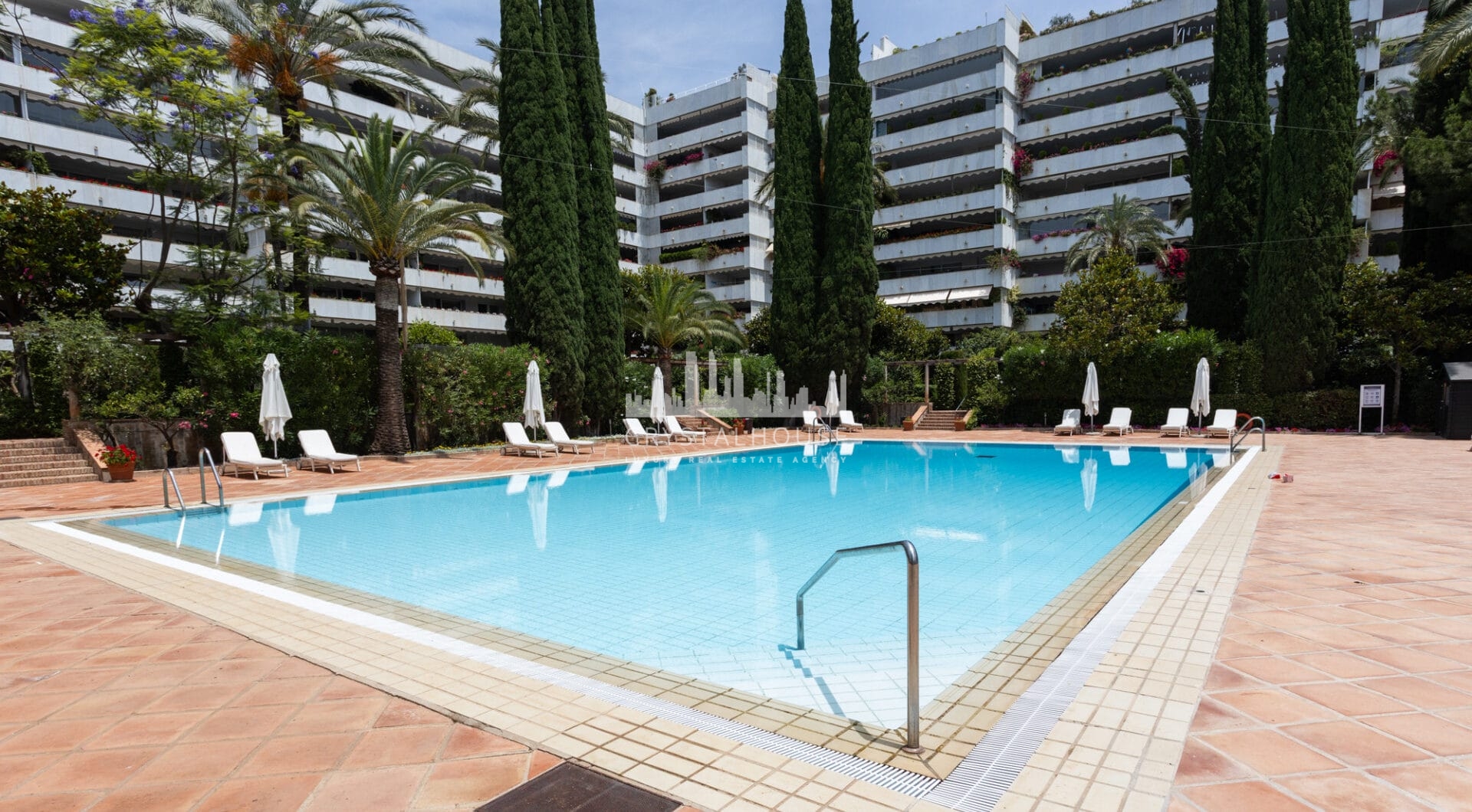 Exclusive Apartment for Sale in the Prestigious Don Gonzalo Complex, Marbella