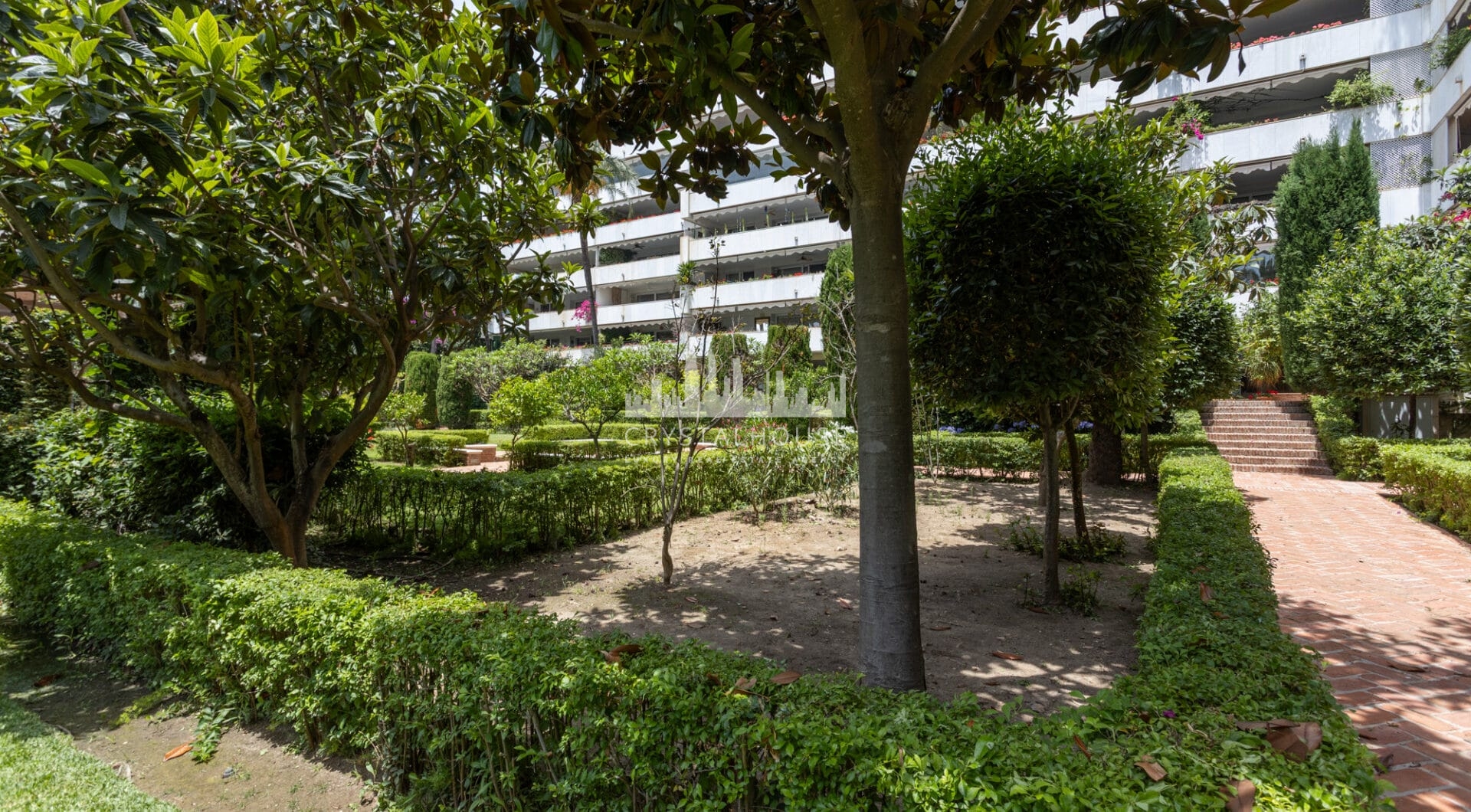 Exclusive Apartment for Sale in the Prestigious Don Gonzalo Complex, Marbella