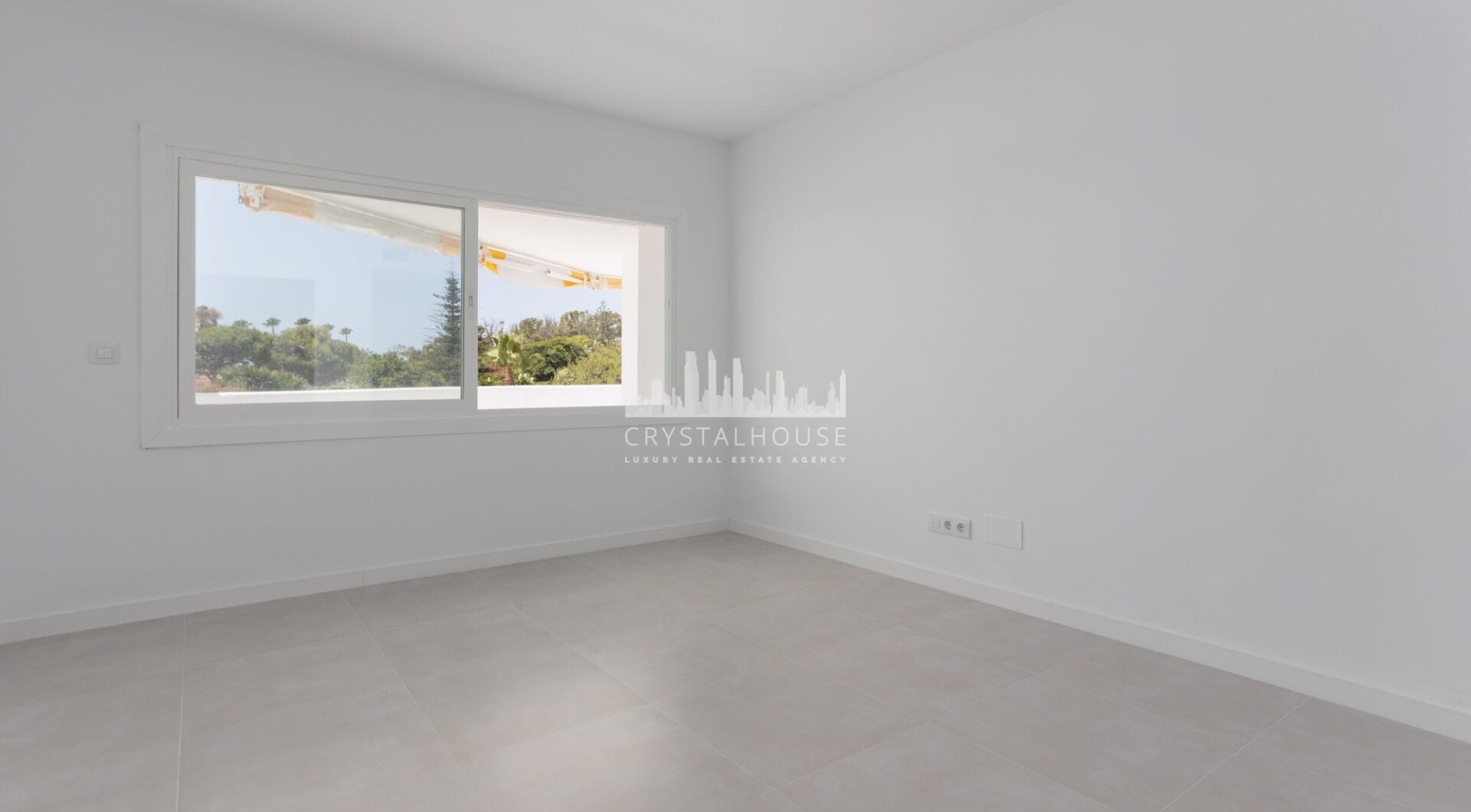 Totally Refurbished apartment with 4 bedrooms in Parque del Sol Guadalmina Baja