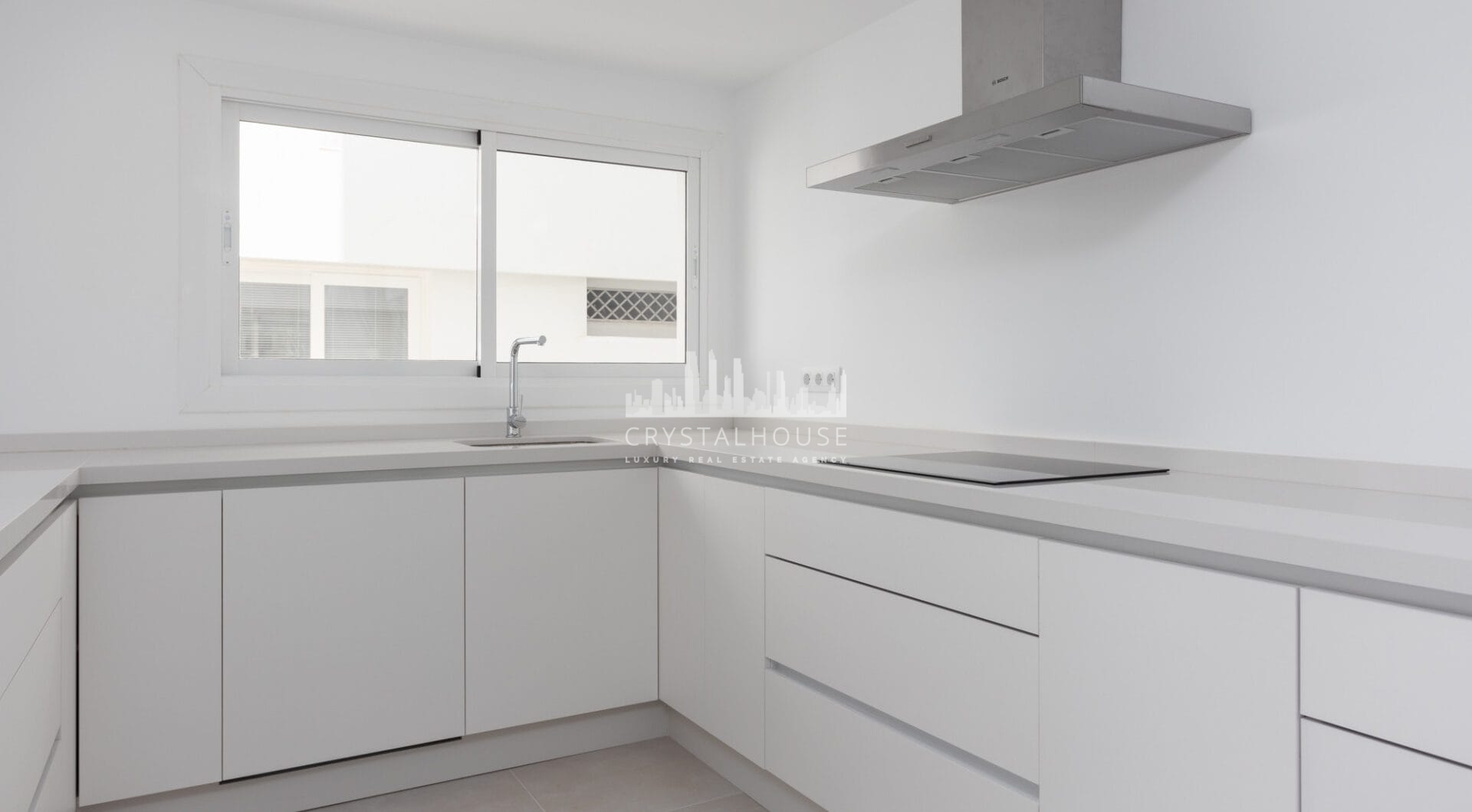 Totally Refurbished apartment with 4 bedrooms in Parque del Sol Guadalmina Baja