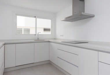 Totally Refurbished apartment with 4 bedrooms in Parque del Sol Guadalmina Baja