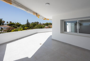 Totally Refurbished apartment with 4 bedrooms in Parque del Sol Guadalmina Baja