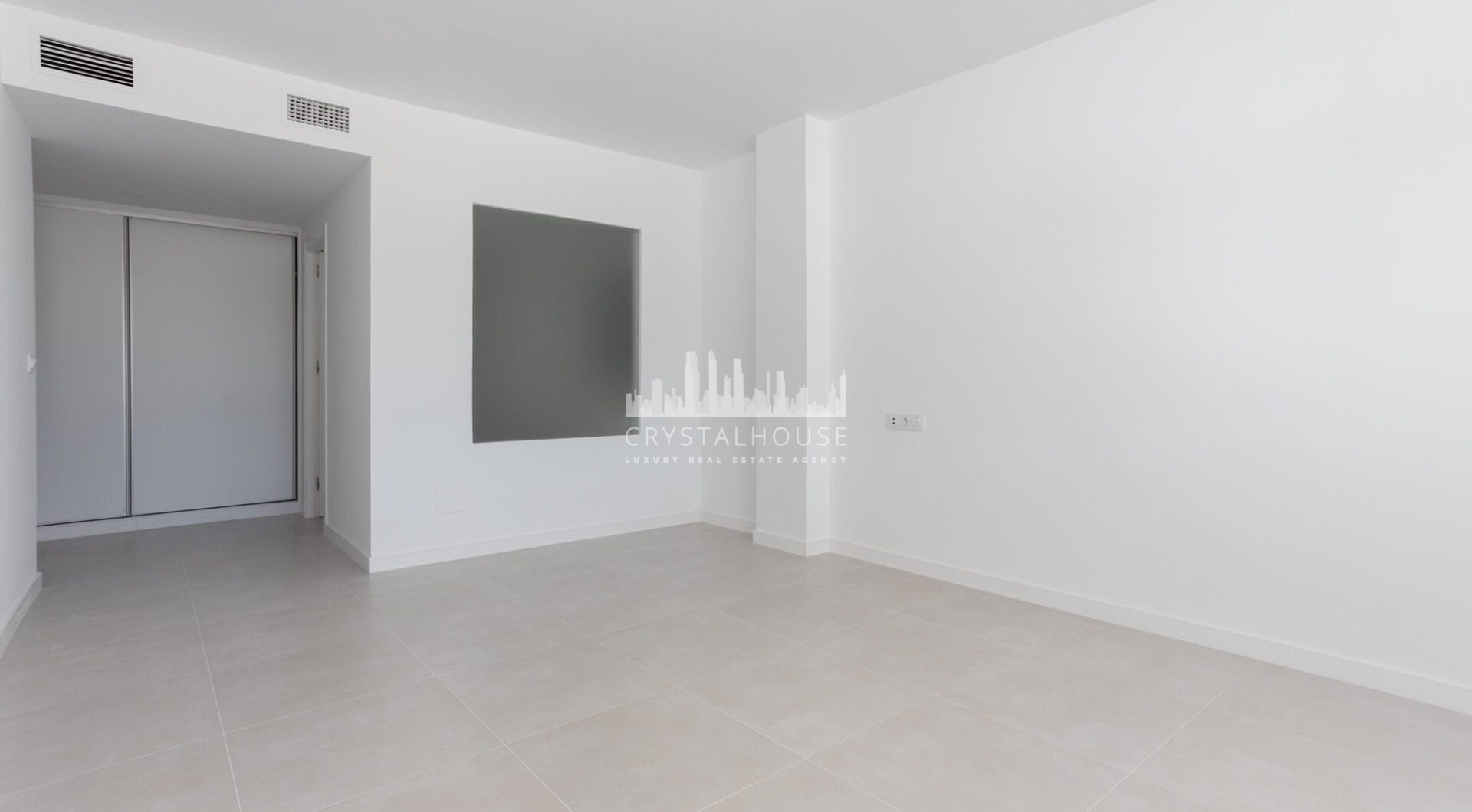 Totally Refurbished apartment with 4 bedrooms in Parque del Sol Guadalmina Baja
