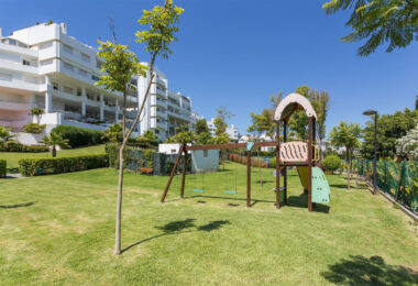 Totally Refurbished apartment with 4 bedrooms in Parque del Sol Guadalmina Baja