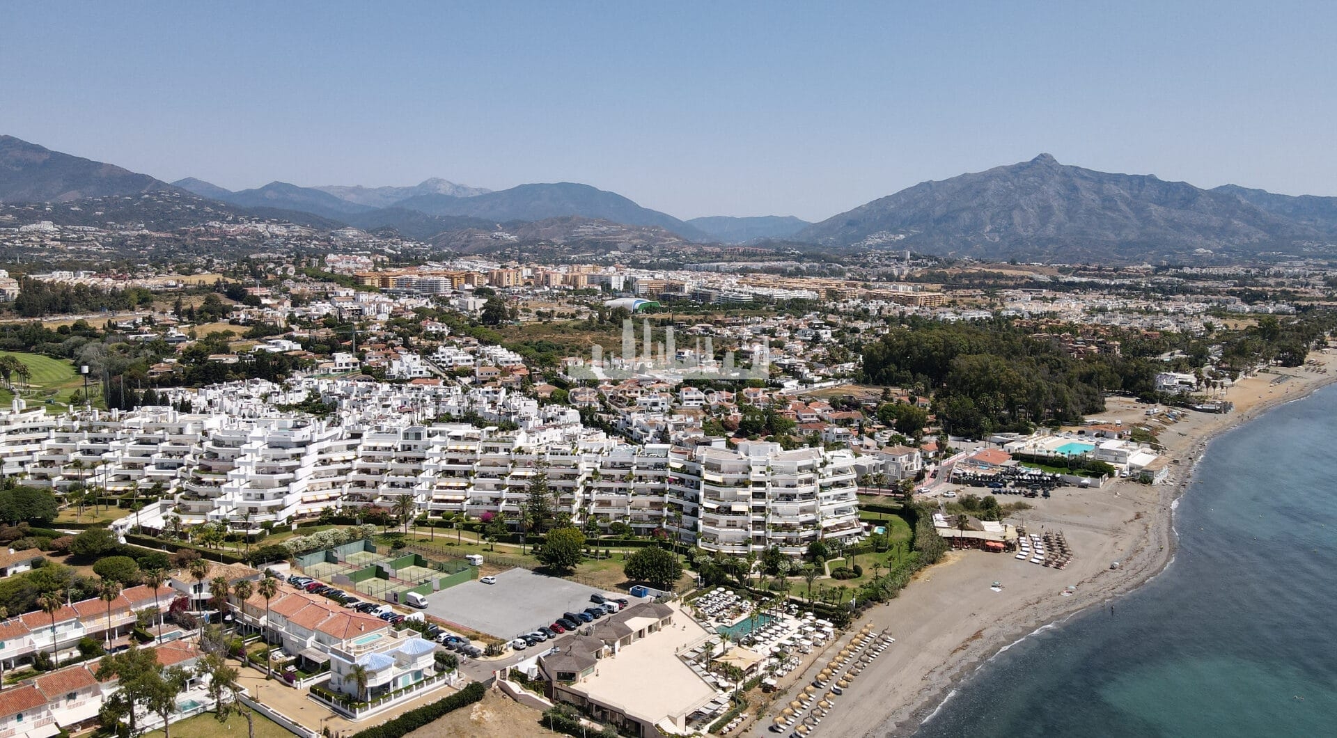 Totally Refurbished apartment with 4 bedrooms in Parque del Sol Guadalmina Baja