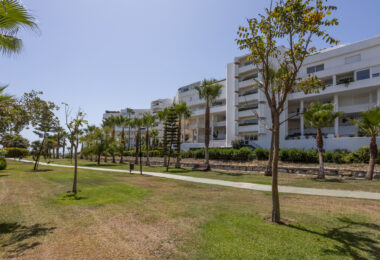 Totally Refurbished apartment with 4 bedrooms in Parque del Sol Guadalmina Baja