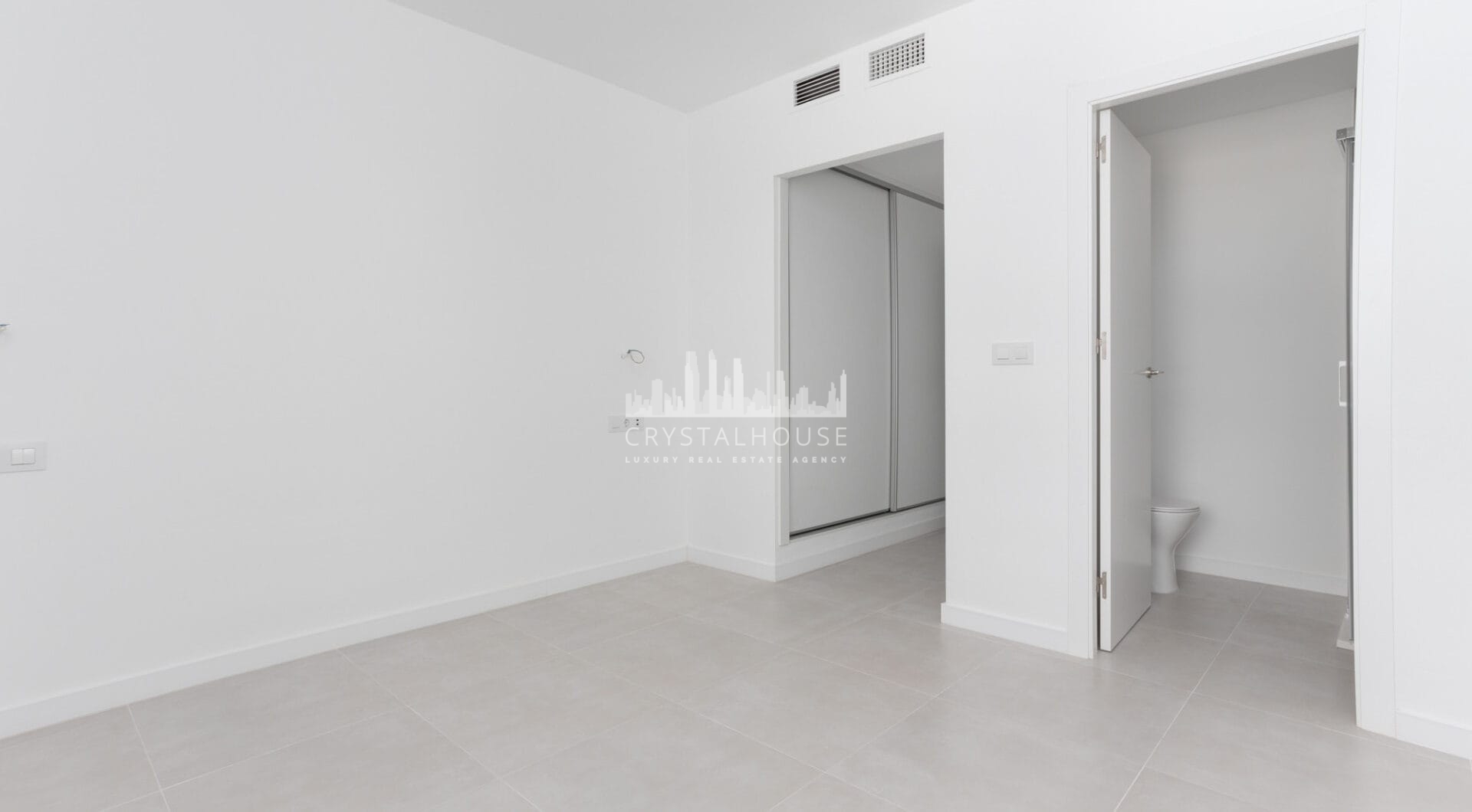 Totally Refurbished apartment with 4 bedrooms in Parque del Sol Guadalmina Baja