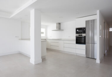 Totally Refurbished apartment with 4 bedrooms in Parque del Sol Guadalmina Baja