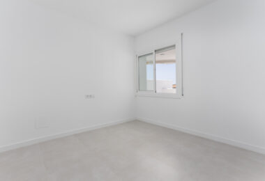 Totally Refurbished apartment with 4 bedrooms in Parque del Sol Guadalmina Baja