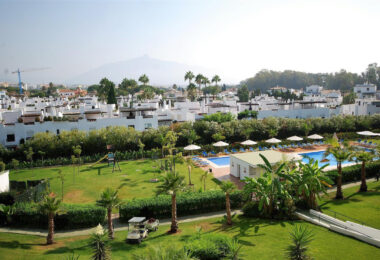 Totally Refurbished apartment with 4 bedrooms in Parque del Sol Guadalmina Baja