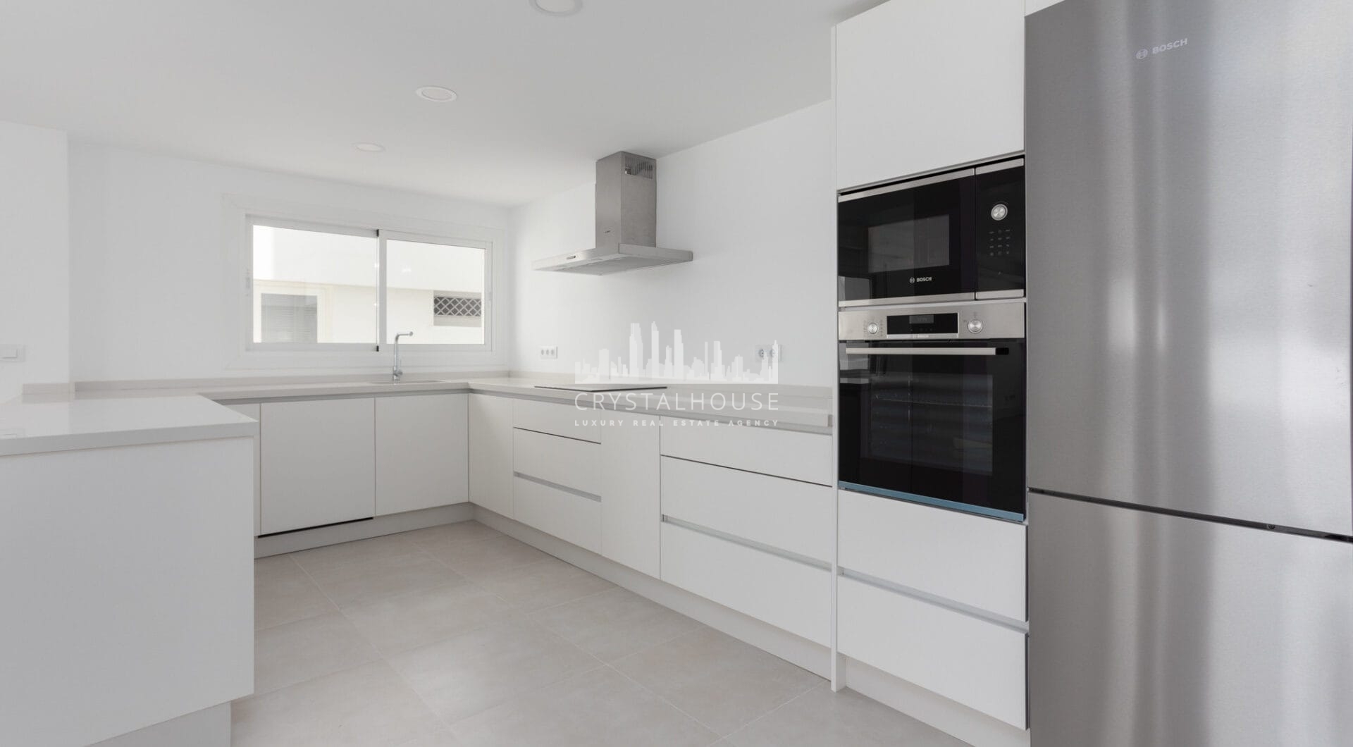 Totally Refurbished apartment with 4 bedrooms in Parque del Sol Guadalmina Baja