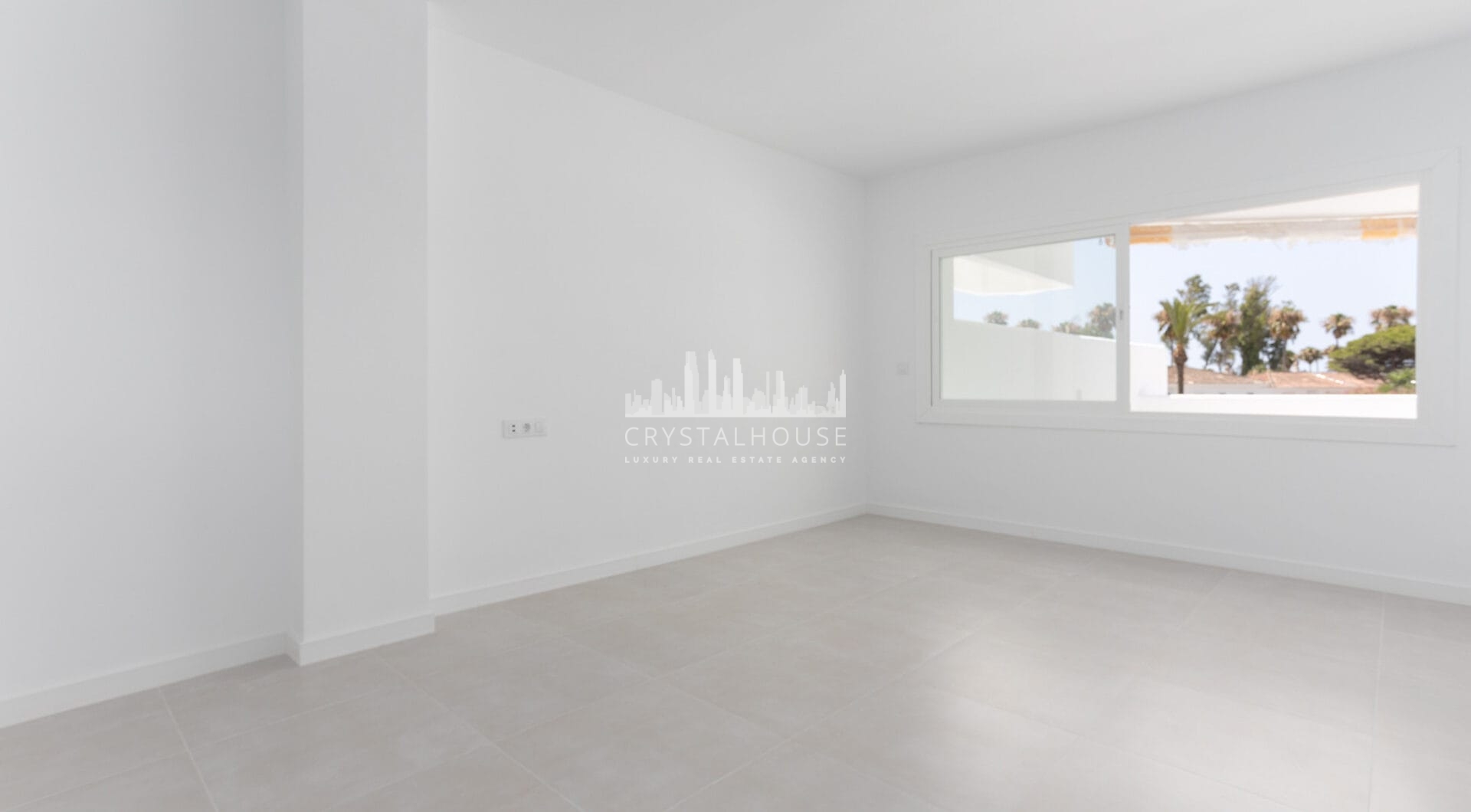 Totally Refurbished apartment with 4 bedrooms in Parque del Sol Guadalmina Baja