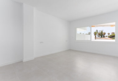 Totally Refurbished apartment with 4 bedrooms in Parque del Sol Guadalmina Baja