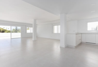 Totally Refurbished apartment with 4 bedrooms in Parque del Sol Guadalmina Baja