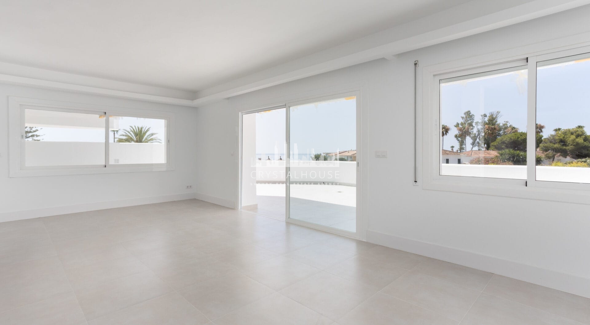 Totally Refurbished apartment with 4 bedrooms in Parque del Sol Guadalmina Baja