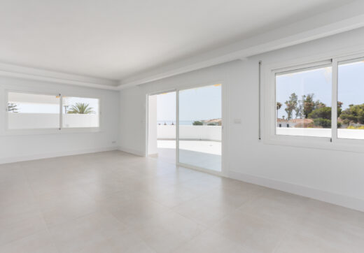 Totally Refurbished apartment with 4 bedrooms in Parque del Sol Guadalmina Baja