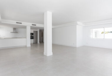 Totally Refurbished apartment with 4 bedrooms in Parque del Sol Guadalmina Baja