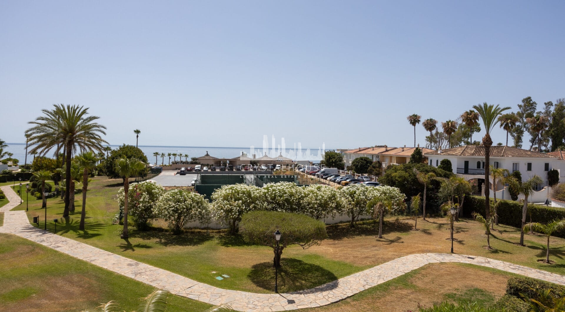 Totally Refurbished apartment with 4 bedrooms in Parque del Sol Guadalmina Baja