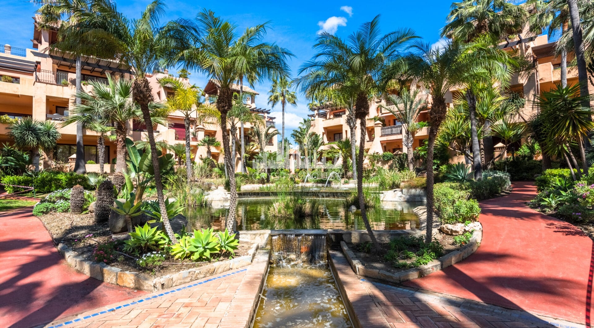 Incredible Solarium Terrace with Sea and Mountain Views  - Beachside Penthouse in Bahía Alcántara
