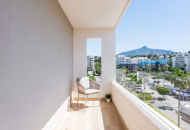 Brand New Luxury Corner Apartment with Sea &amp; Mountain Views in Nueva Andalucia, Marbella