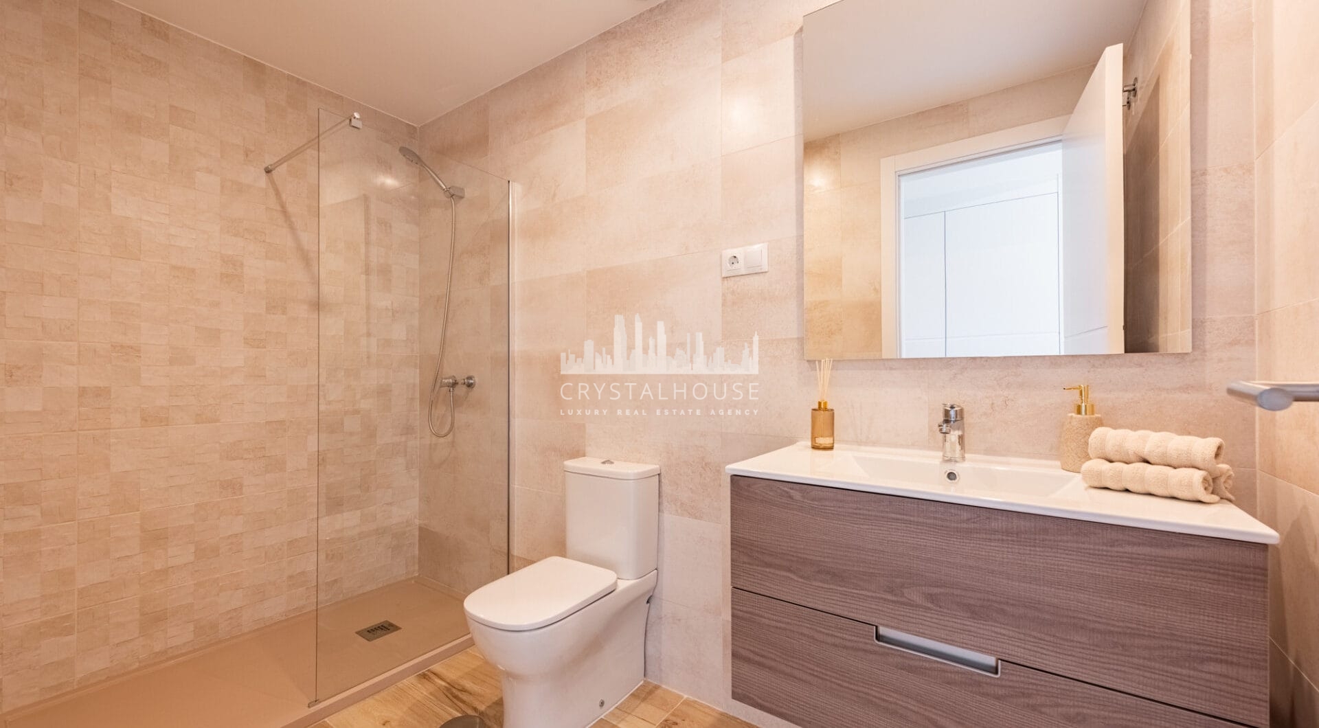Brand New Luxury Corner Apartment with Sea &amp; Mountain Views in Nueva Andalucia, Marbella