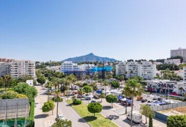 Brand New Luxury Corner Apartment with Sea &amp; Mountain Views in Nueva Andalucia, Marbella