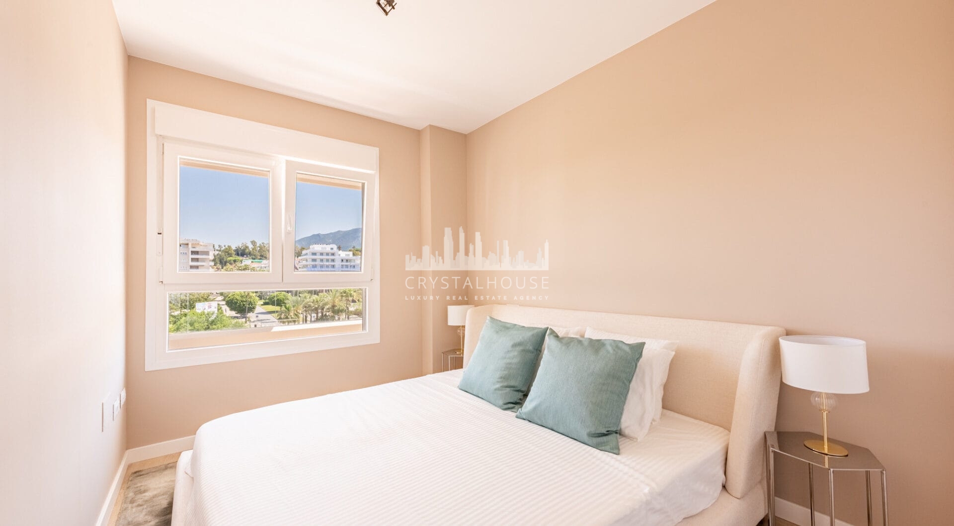 Brand New Luxury Corner Apartment with Sea &amp; Mountain Views in Nueva Andalucia, Marbella
