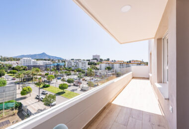Brand New Luxury Corner Apartment with Sea &amp; Mountain Views in Nueva Andalucia, Marbella